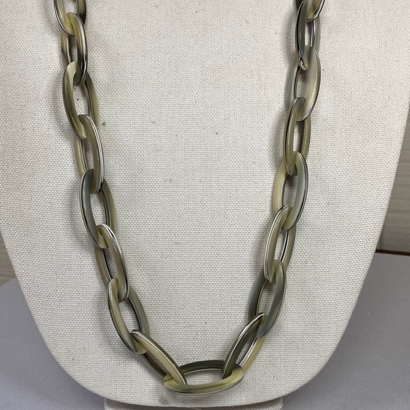 Long gray beige tone J Crew link necklace - Picture 1 of 7